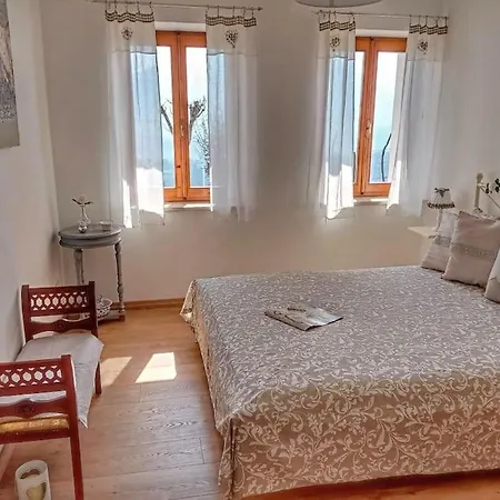 Casa Nella Natura Il Risveglio Degli Elfi アパート